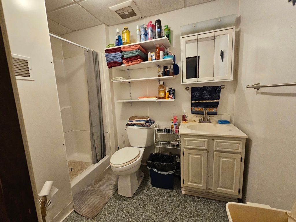 Image 20 of property listing at 607 Filbert Street, Odin, IL 62870