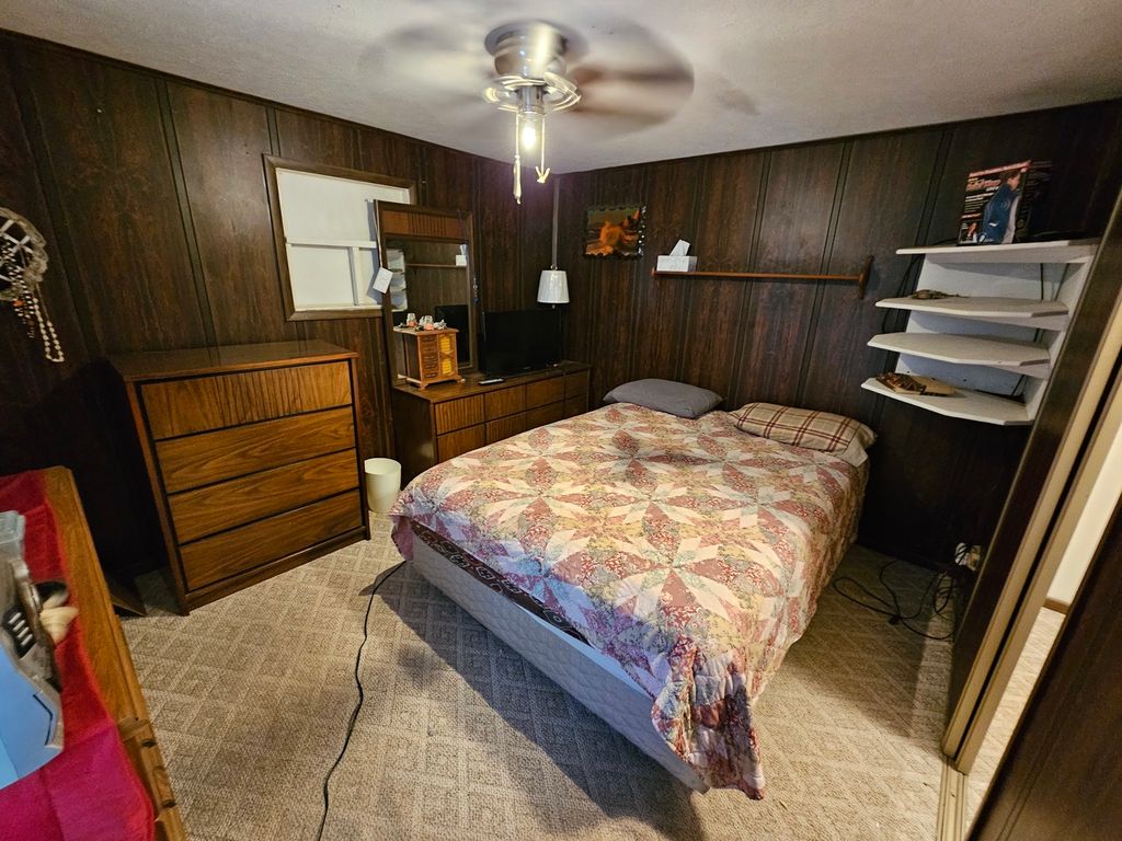 Image 21 of property listing at 607 Filbert Street, Odin, IL 62870