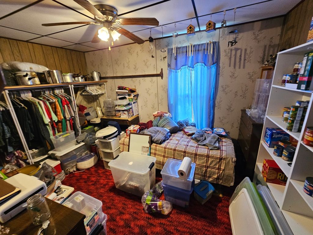 Image 22 of property listing at 607 Filbert Street, Odin, IL 62870