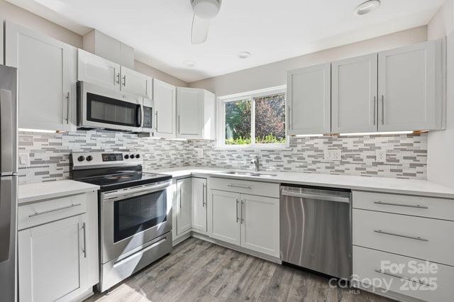 3336 Heathstead Place B, Charlotte, NC 28210