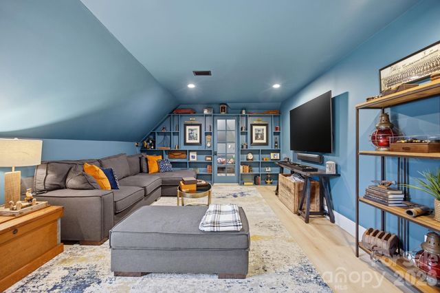 18620 Town Harbour Road, Cornelius, NC 28031