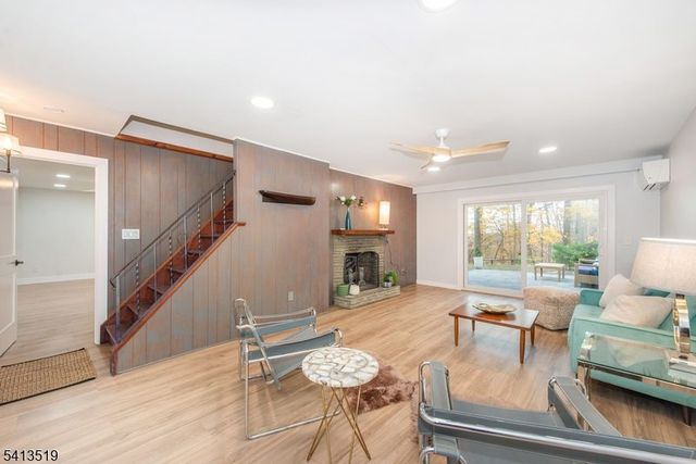 17 Putters Rd, Roxbury Twp., NJ 07876