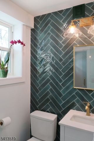 17 Putters Rd, Roxbury Twp., NJ 07876