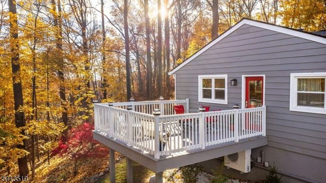 17 Putters Rd, Roxbury Twp., NJ 07876