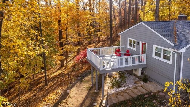 17 Putters Rd, Roxbury Twp., NJ 07876