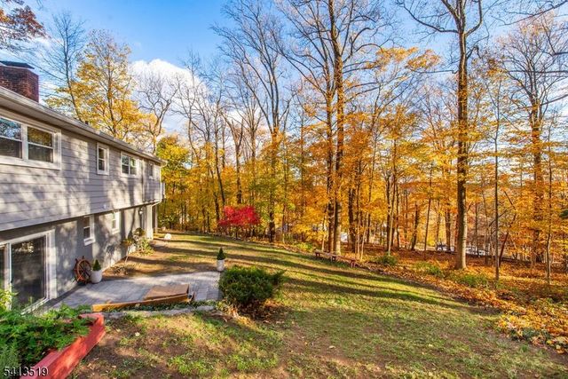 17 Putters Rd, Roxbury Twp., NJ 07876