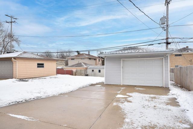 4948 S 15th STREET, Milwaukee, WI 53221