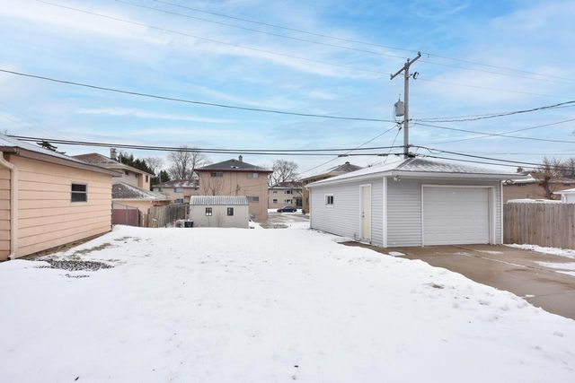 4948 S 15th STREET, Milwaukee, WI 53221