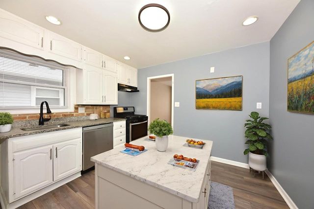 4948 S 15th STREET, Milwaukee, WI 53221