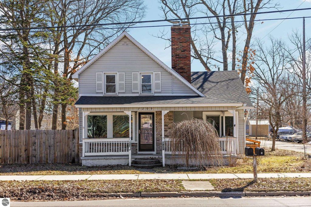 1209 Cass Street, Traverse City, MI 49684
