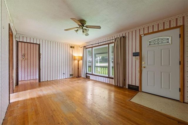 5507 Hunter Street, Kansas City, MO 64133