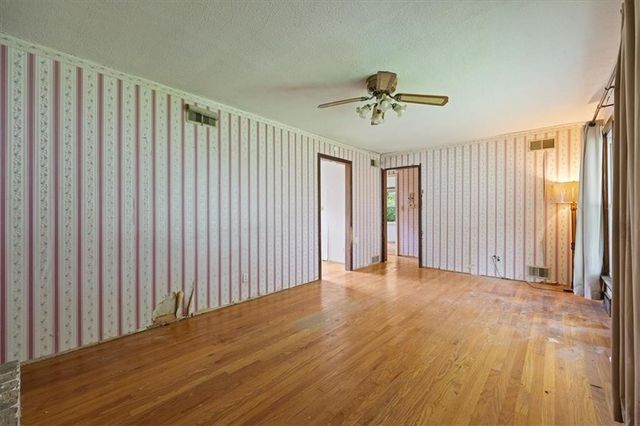 5507 Hunter Street, Kansas City, MO 64133