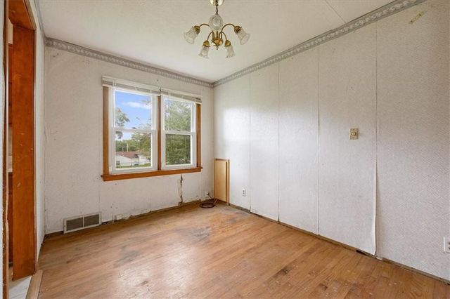5507 Hunter Street, Kansas City, MO 64133