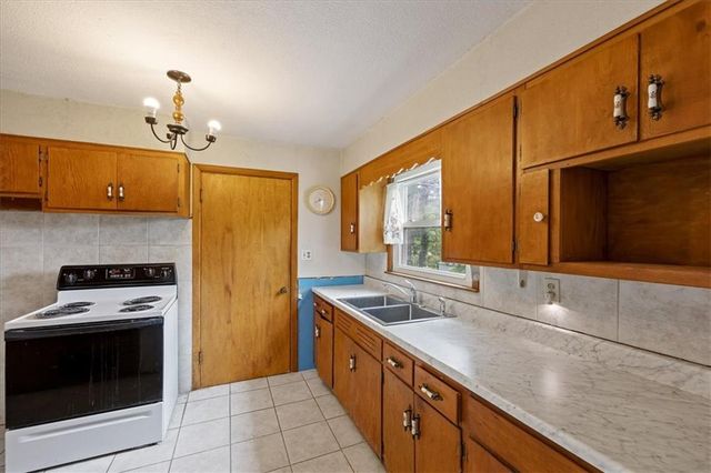 5507 Hunter Street, Kansas City, MO 64133
