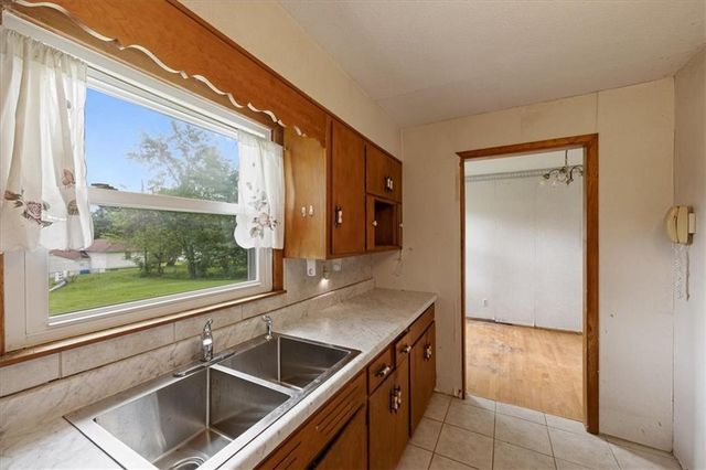 5507 Hunter Street, Kansas City, MO 64133