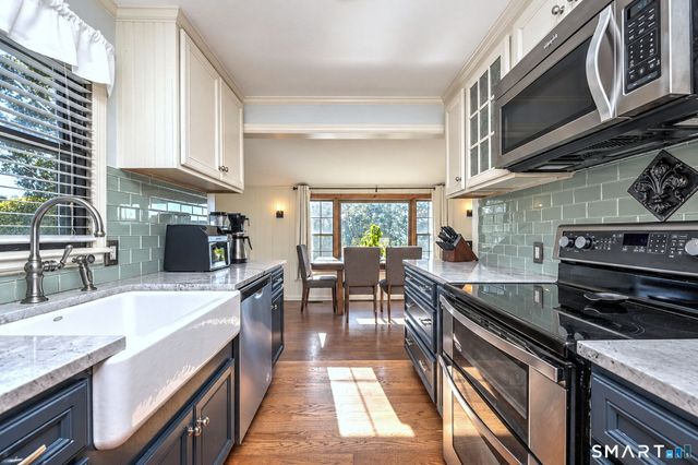 23 Longview Drive, Brookfield, CT 06804