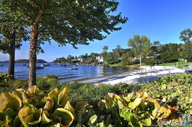 23 Longview Drive, Brookfield, CT 06804
