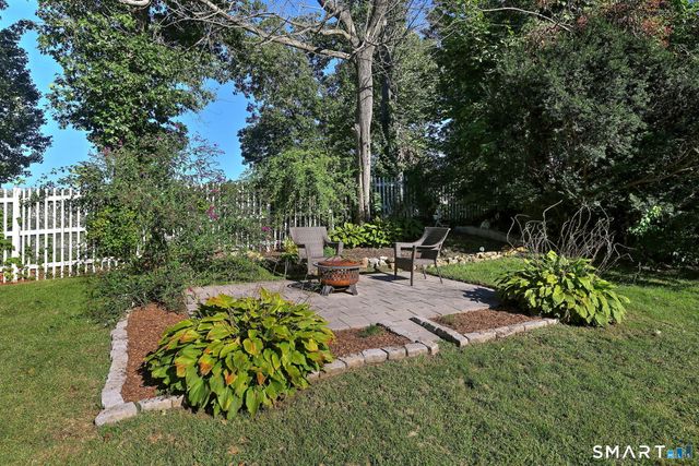 23 Longview Drive, Brookfield, CT 06804