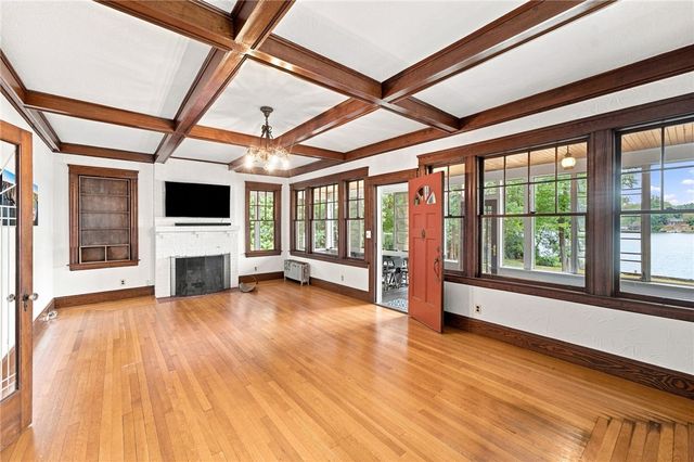 76 Coolridge Avenue, Smithfield, RI 02828