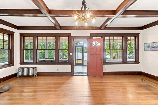 76 Coolridge Avenue, Smithfield, RI 02828
