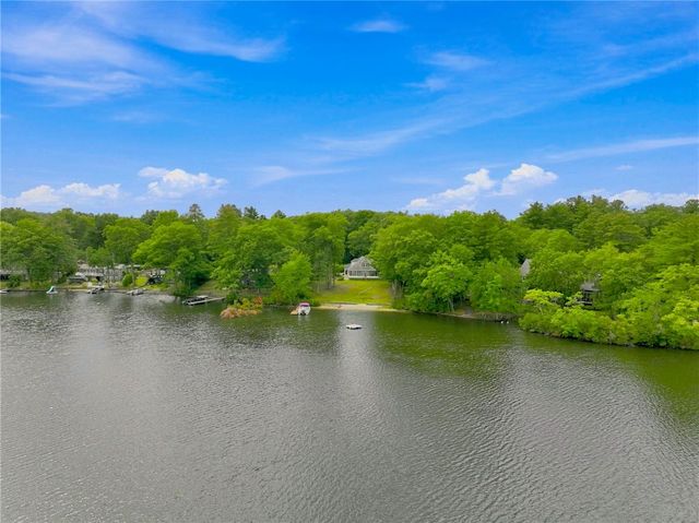 76 Coolridge Avenue, Smithfield, RI 02828