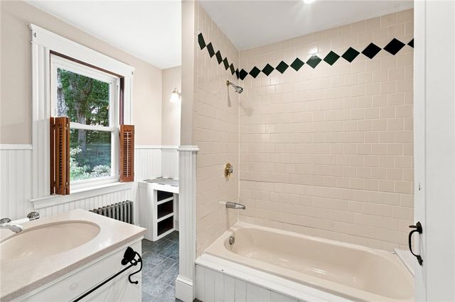 76 Coolridge Avenue, Smithfield, RI 02828