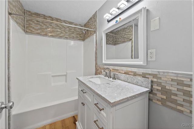 9541 Horseshoe Island Road, Clay, NY 13041