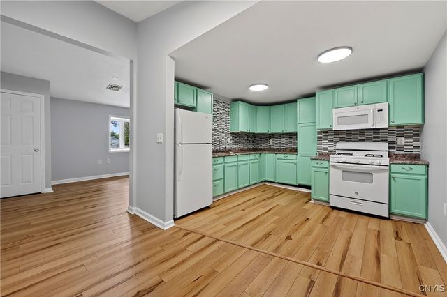 9541 Horseshoe Island Road, Clay, NY 13041