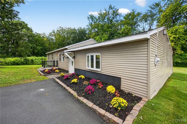 9541 Horseshoe Island Road, Clay, NY 13041