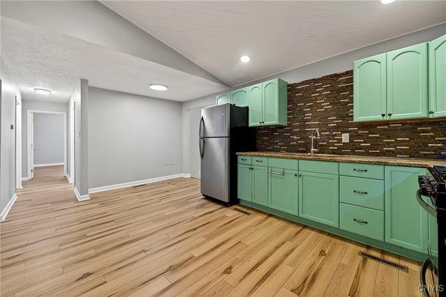 9541 Horseshoe Island Road, Clay, NY 13041