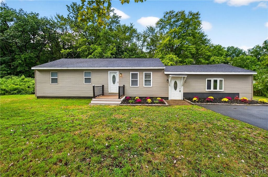 9541 Horseshoe Island Road, Clay, NY 13041