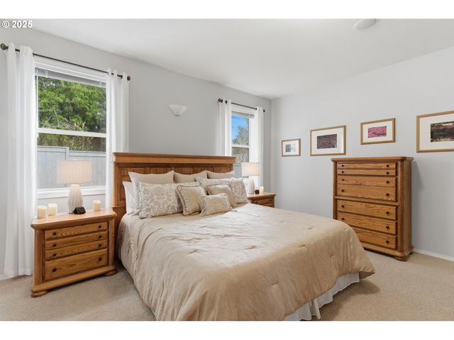 158 Sw 105TH Ter, Portland, OR 97225