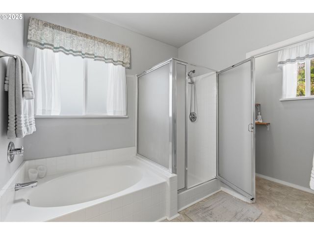 158 Sw 105TH Ter, Portland, OR 97225