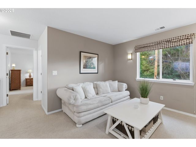 158 Sw 105TH Ter, Portland, OR 97225