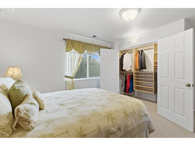 158 Sw 105TH Ter, Portland, OR 97225