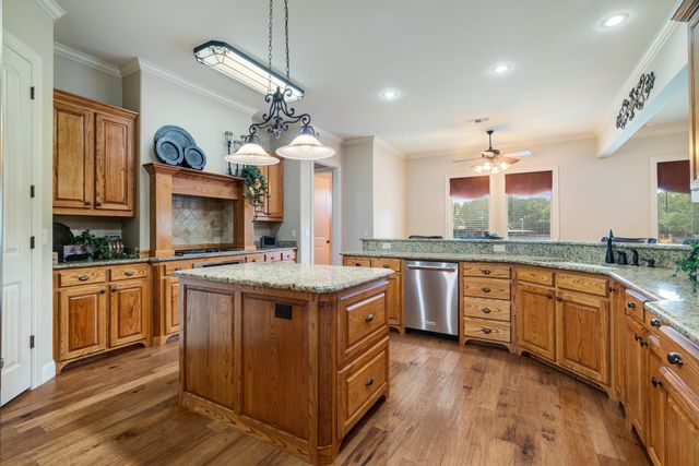 5500 Farm to Market 195, Paris, TX 75462