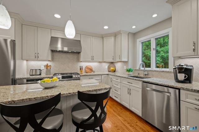 111 Bluff Point Road, Glastonbury, CT 06073