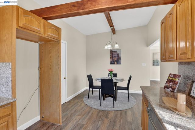 320 Monmouth Dr, Milpitas, CA 95035