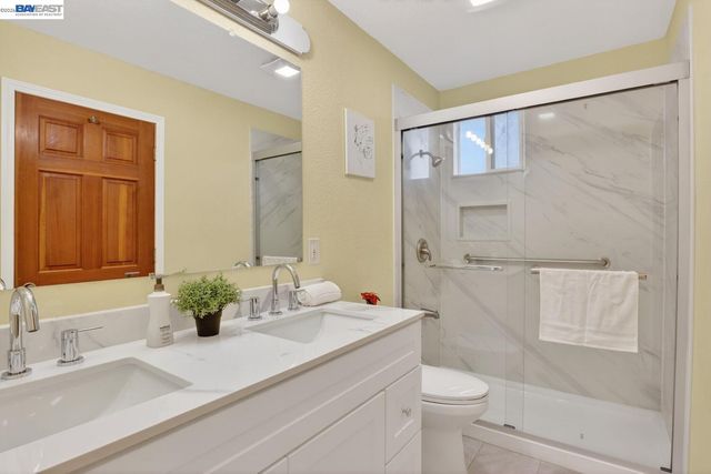 320 Monmouth Dr, Milpitas, CA 95035