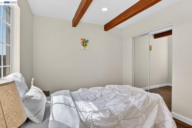 320 Monmouth Dr, Milpitas, CA 95035