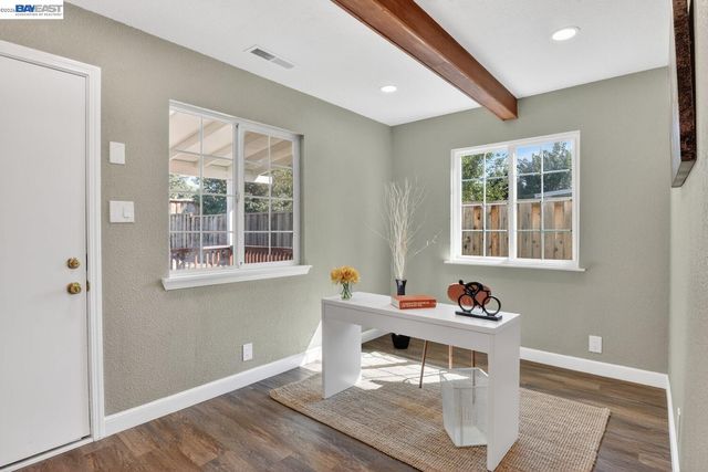 320 Monmouth Dr, Milpitas, CA 95035