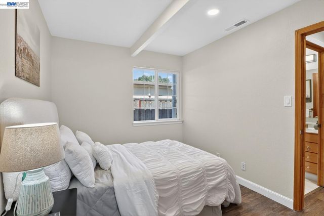 320 Monmouth Dr, Milpitas, CA 95035