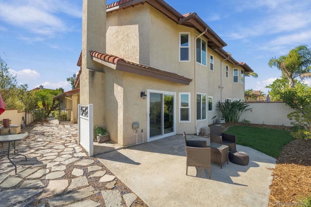 2315 Summerhill Dr, Encinitas, CA 92024 — photo 2