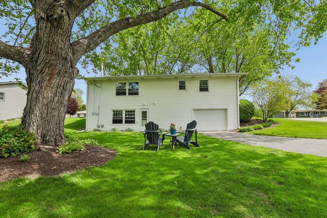 407 N Midway AVENUE, Jefferson, WI 53549