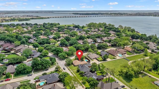 3718 Thornhill Way, Rowlett, TX 75088