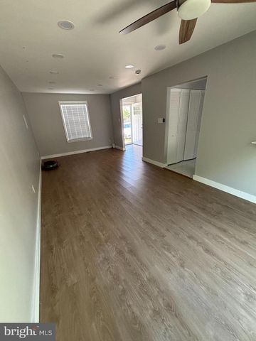 12 HEATHERWOOD DR, Sicklerville, NJ 08081