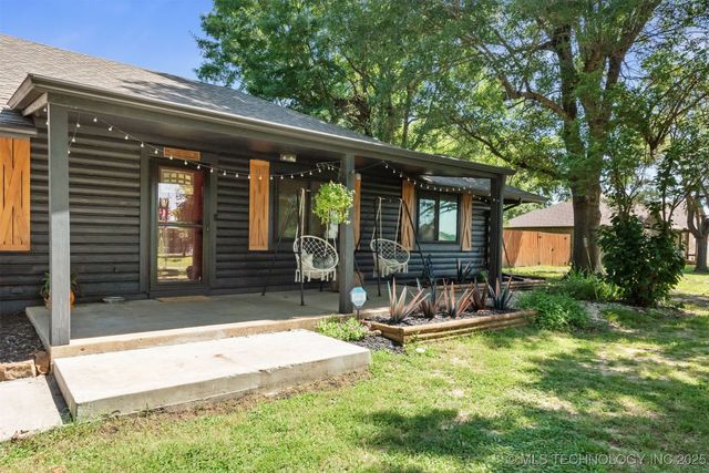 1819 Oak Knoll Drive, Sperry, OK 74073