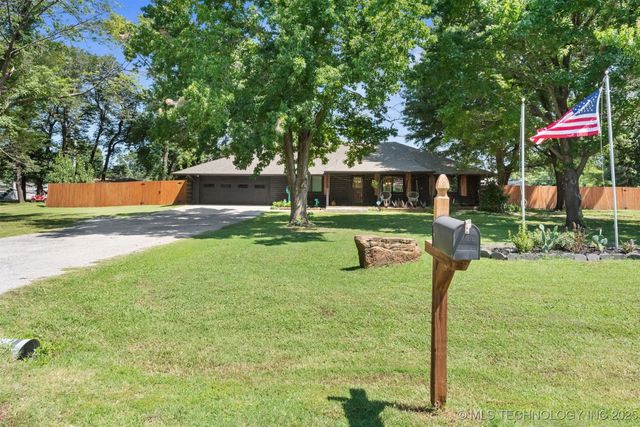 1819 Oak Knoll Drive, Sperry, OK 74073