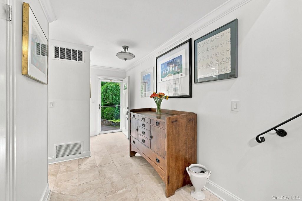 815 Colony Drive, Hartsdale, NY 10530 — photo 2