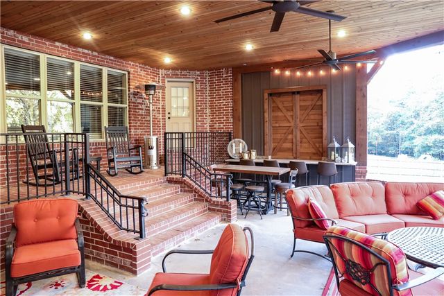 513 Autumnwood, Russellville, AR 72802